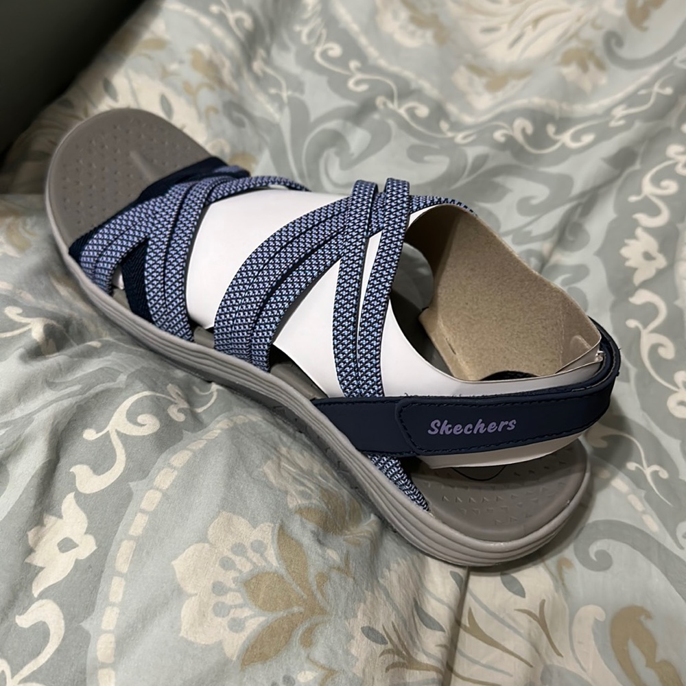 NWT sketchers outdoor style sandal.